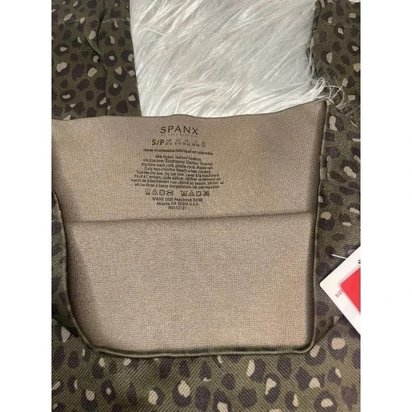 Spanx Look At Me Now Seamless Womens  Leopard Print Leggings Size Small Olive - Picture 6 of 10